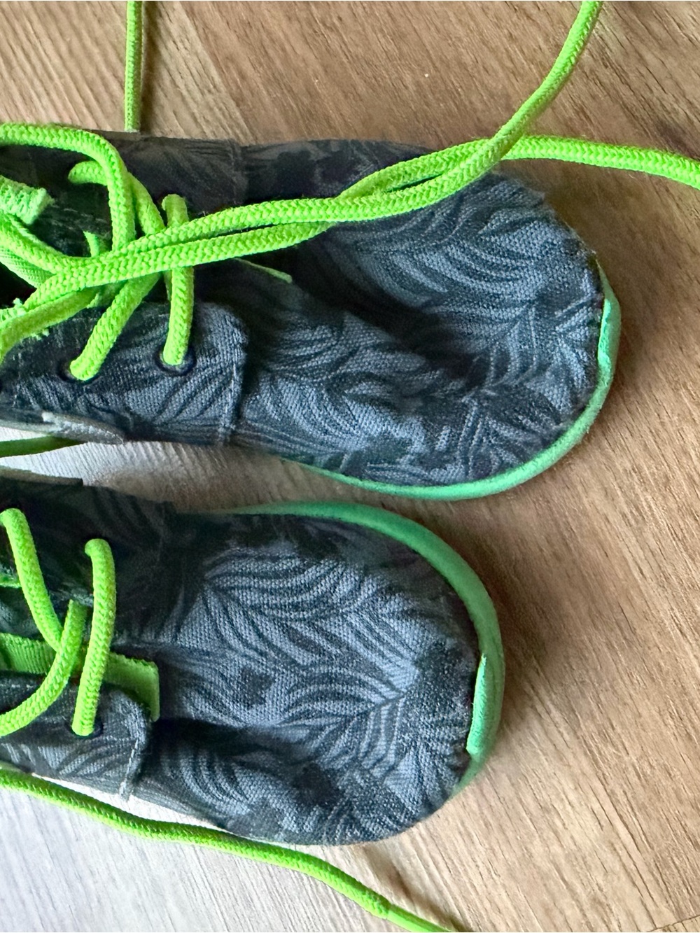 Nike Kids Black and Neon Green Slip-On Sneakers - Picture 5 of 6
